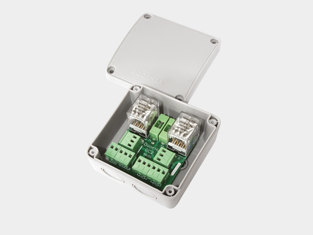 Блок группового управления серии gc2-gc4. Блок серии gc2 для управления двумя приводами с одного выключателя; блок серии gc4 — для управления четырьмя приводами.