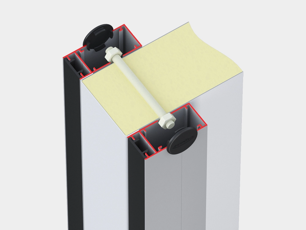 Внутренняя алюминиевая рама для обеспечения жесткости проема.